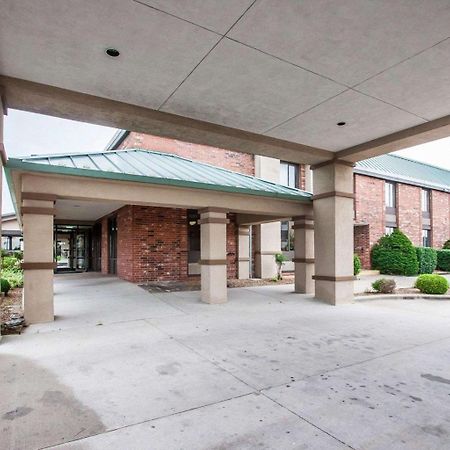 Quality Inn & Suites North Спрингфийлд Екстериор снимка