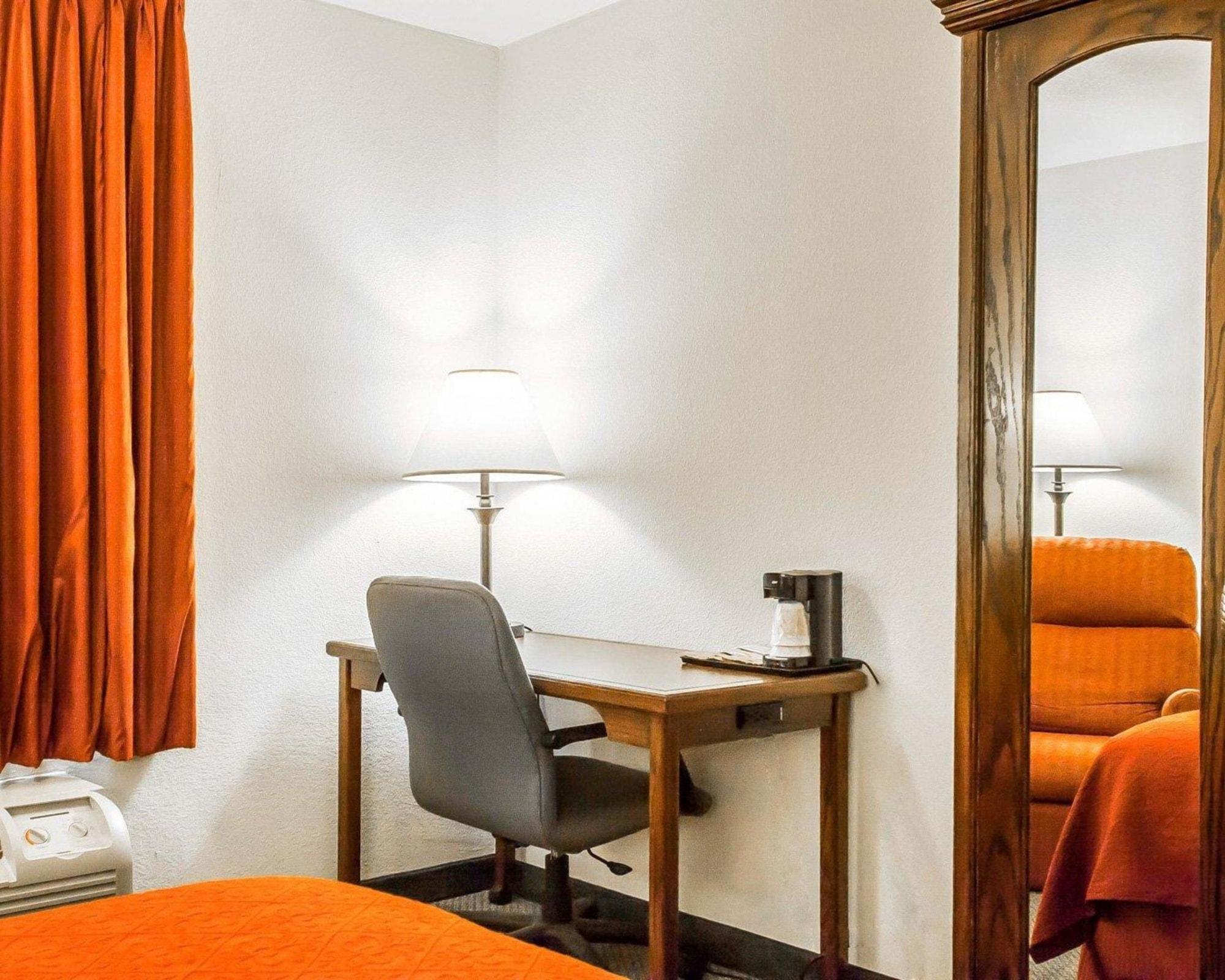 Quality Inn & Suites North Спрингфийлд Екстериор снимка