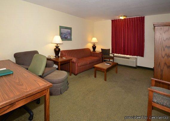 Quality Inn & Suites North Спрингфийлд Стая снимка