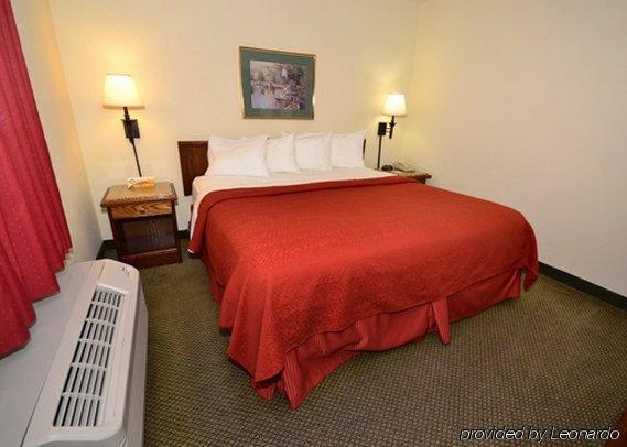 Quality Inn & Suites North Спрингфийлд Стая снимка