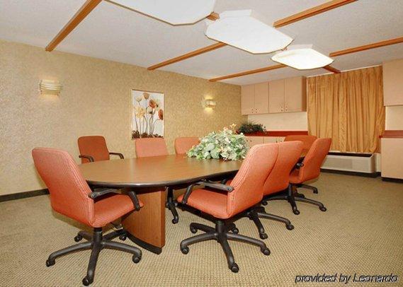 Quality Inn & Suites North Спрингфийлд Бизнес снимка