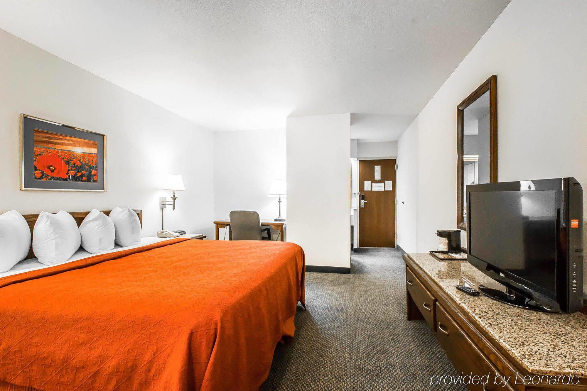 Quality Inn & Suites North Спрингфийлд Екстериор снимка