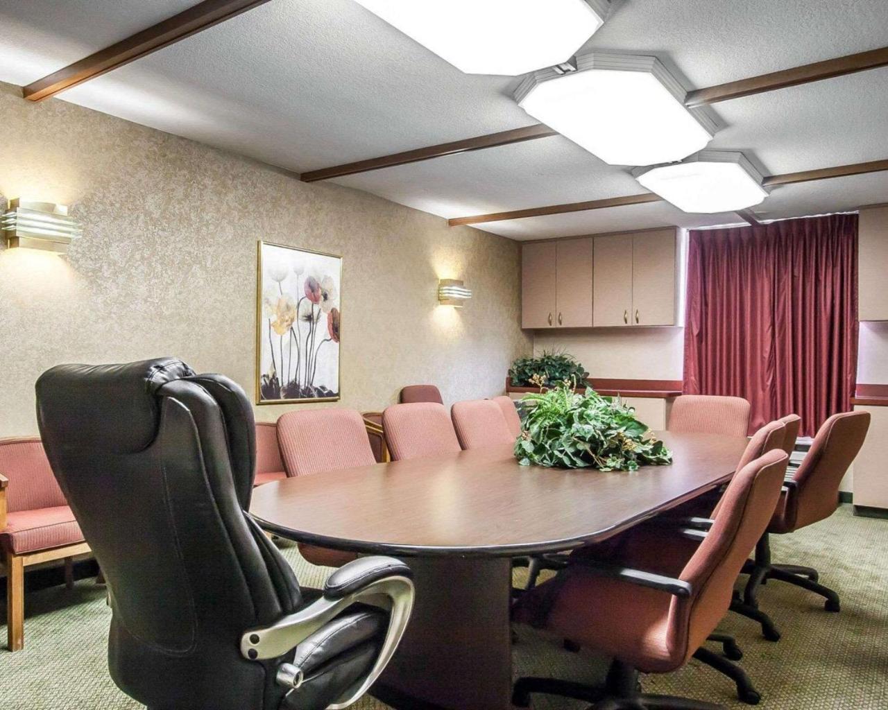 Quality Inn & Suites North Спрингфийлд Екстериор снимка