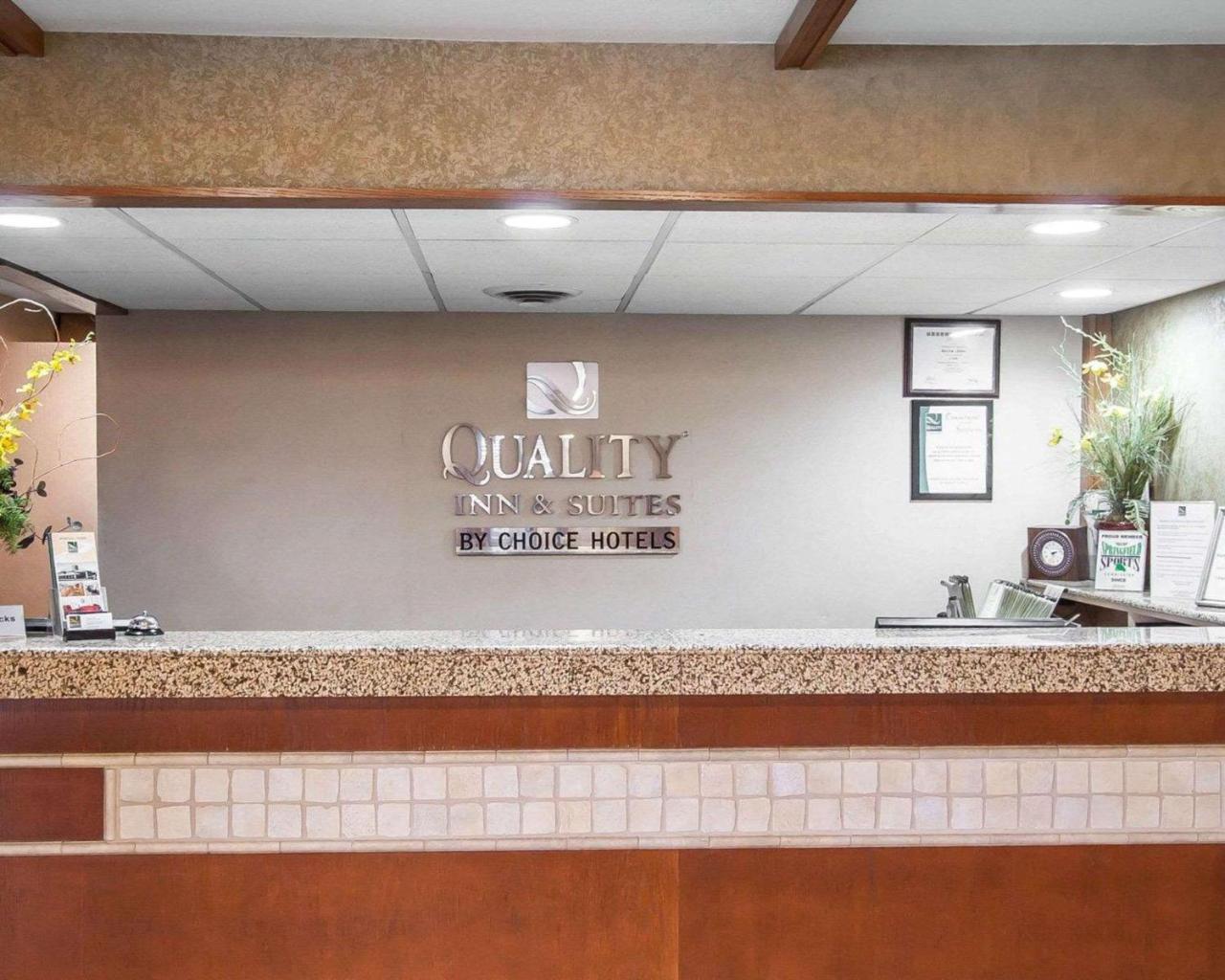 Quality Inn & Suites North Спрингфийлд Екстериор снимка