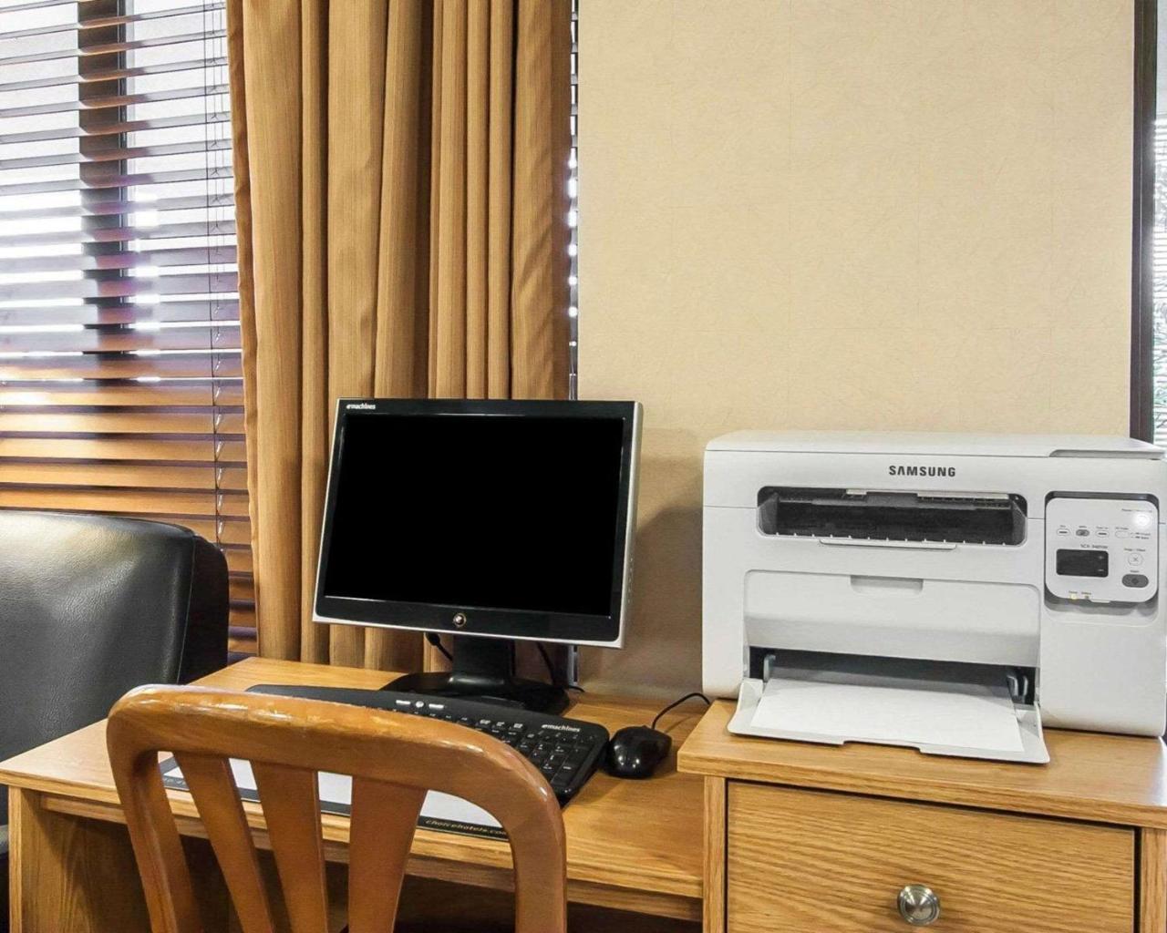 Quality Inn & Suites North Спрингфийлд Екстериор снимка