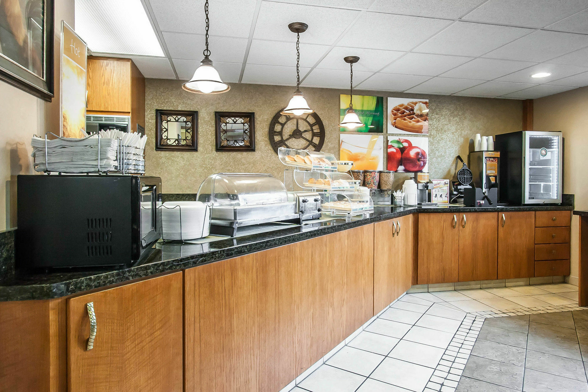Quality Inn & Suites North Спрингфийлд Екстериор снимка