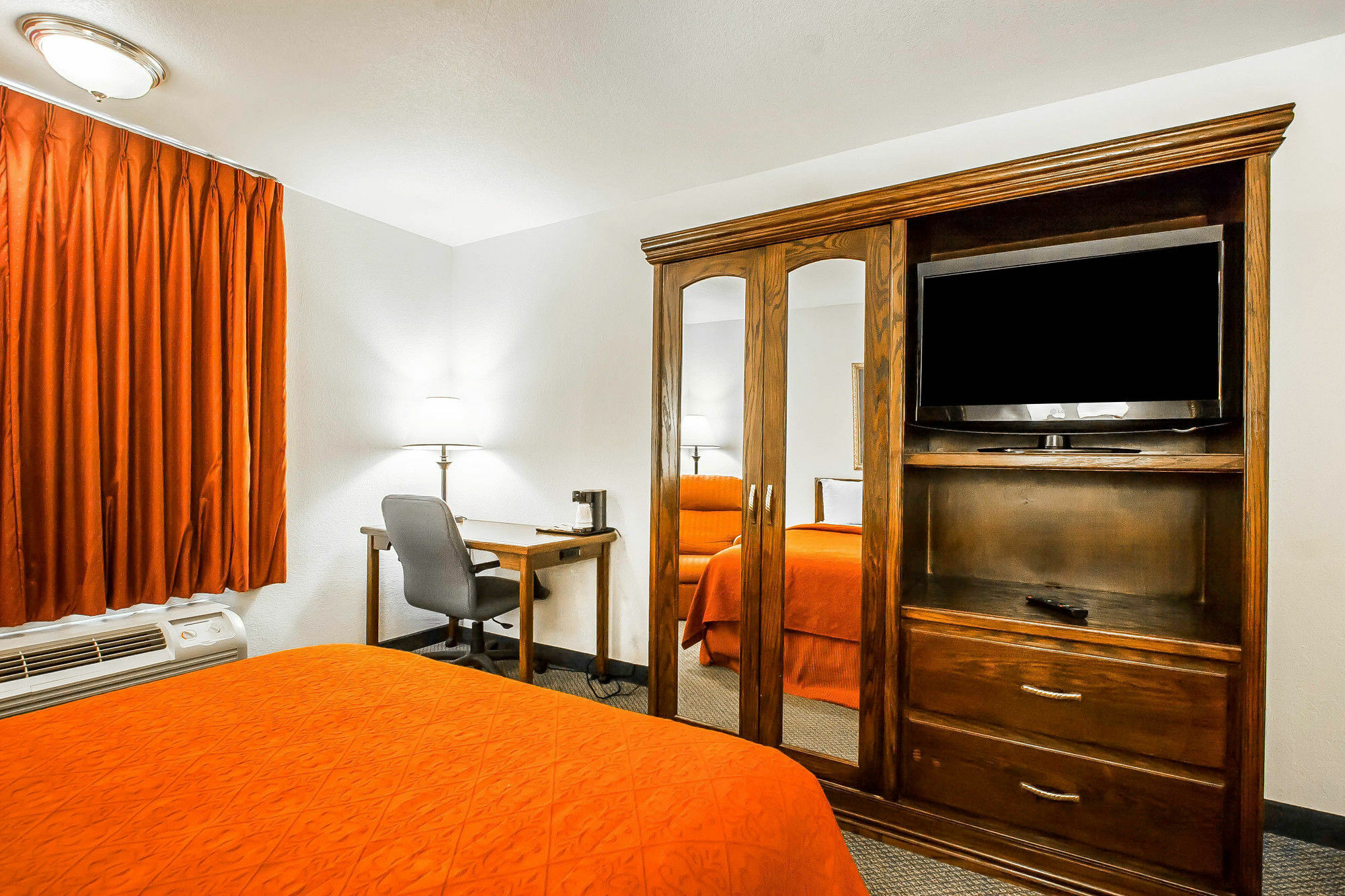 Quality Inn & Suites North Спрингфийлд Екстериор снимка