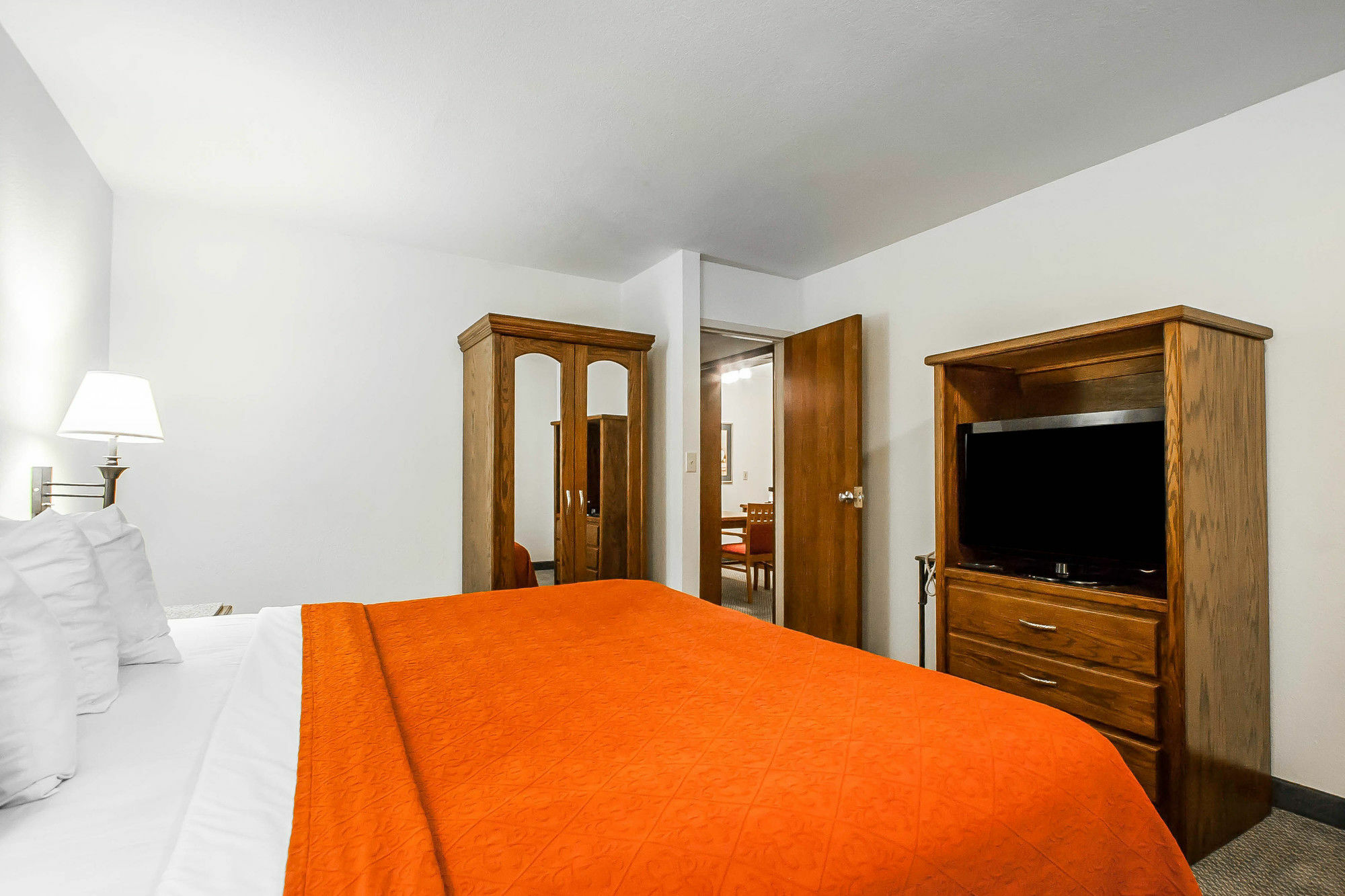 Quality Inn & Suites North Спрингфийлд Екстериор снимка
